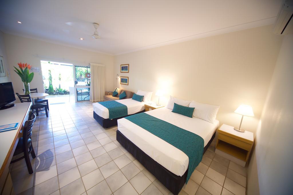 Lazy Lizard Motor Inn Port Douglas Kültér fotó