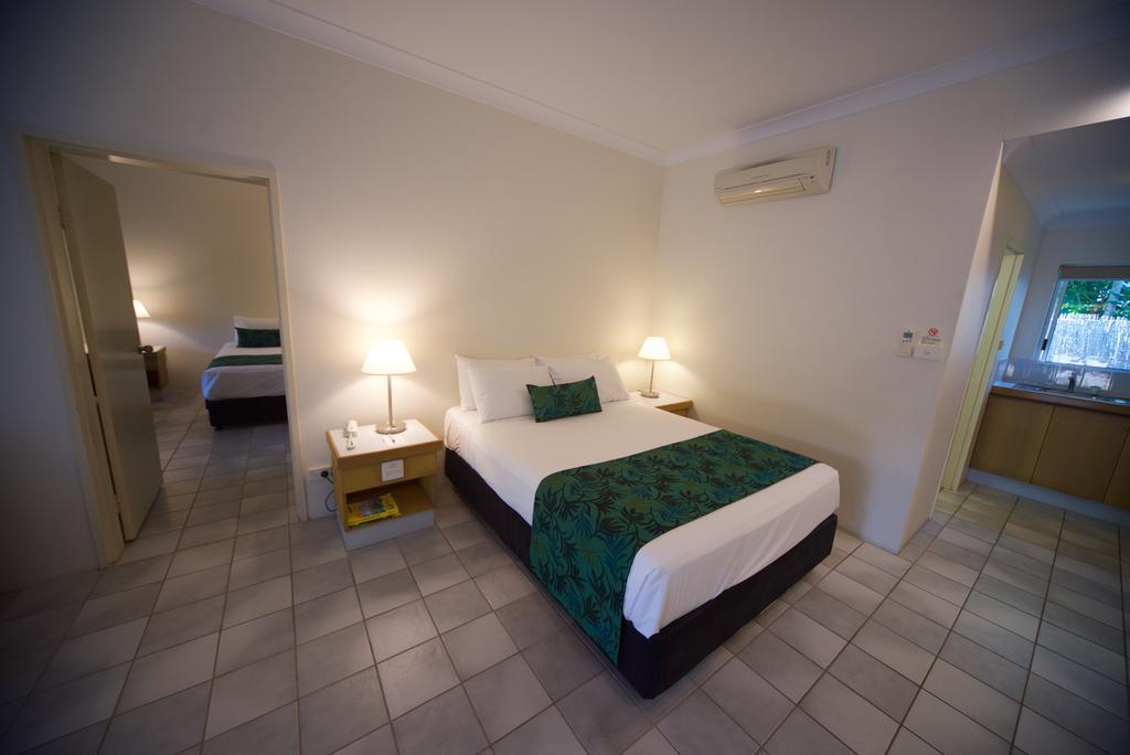 Lazy Lizard Motor Inn Port Douglas Kültér fotó