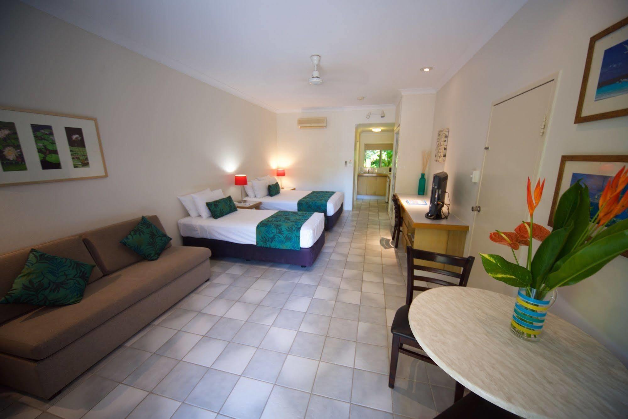 Lazy Lizard Motor Inn Port Douglas Kültér fotó